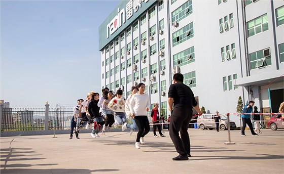 集體跳繩比賽現(xiàn)場