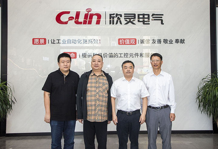 中共樂(lè)清市委統(tǒng)戰(zhàn)部調(diào)研組蒞臨欣靈電氣開(kāi)展“兩個(gè)健康”文化專(zhuān)題調(diào)研